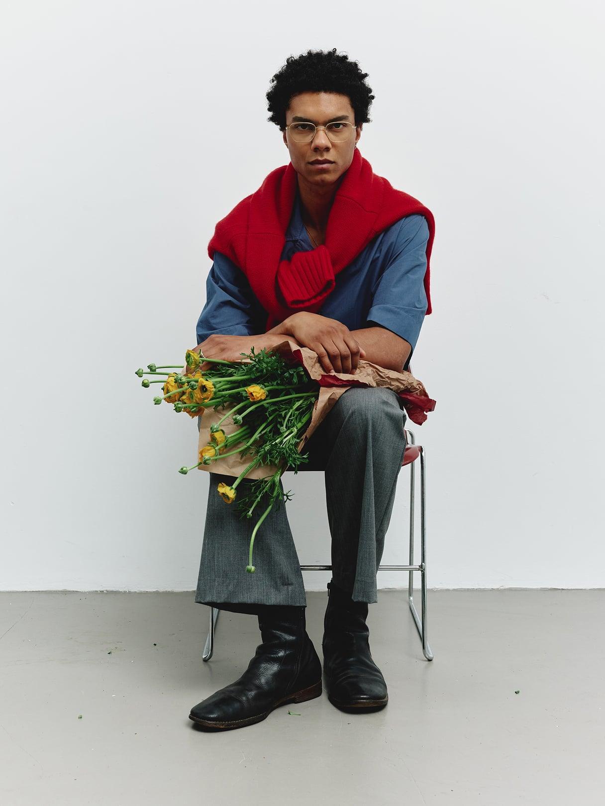 Model wearing Theo glasses