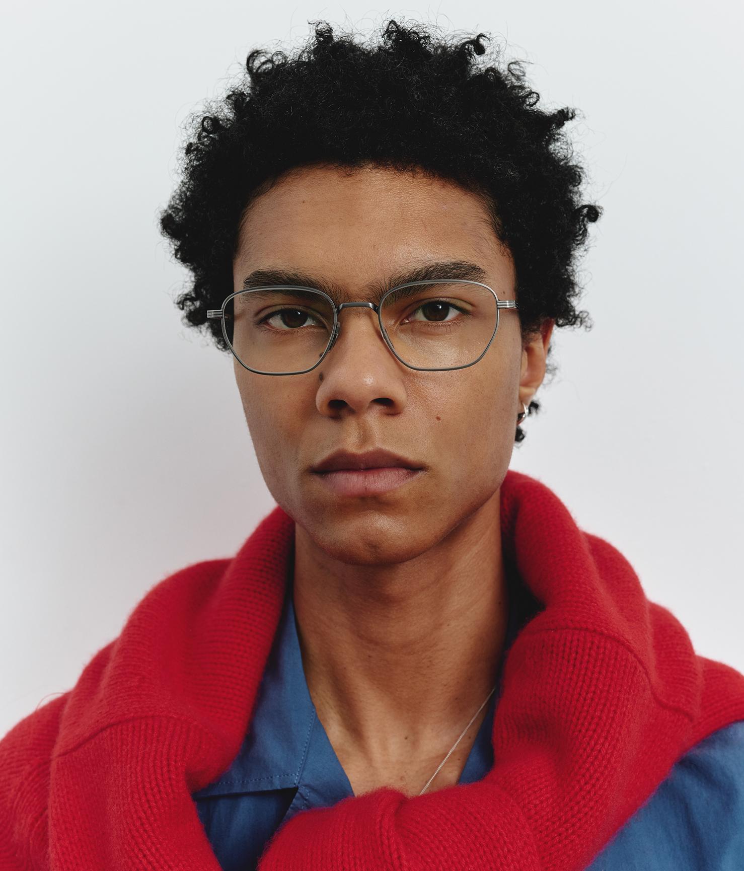 Theo gunmetal on model (D)